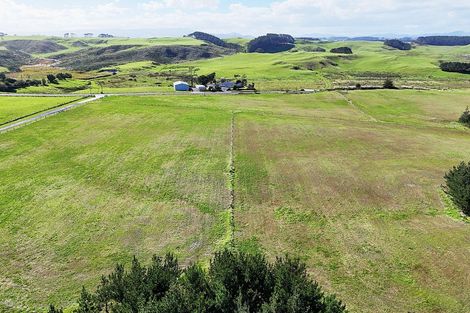 Photo of property in 413a Baylys Coast Road, Dargaville, 0377