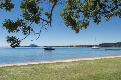 Photo of property in Waterview Estate, 53/4 Greystone Place, Omokoroa, 3114