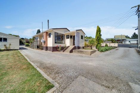 Photo of property in 24 Halsey Street, Clinton, 9534