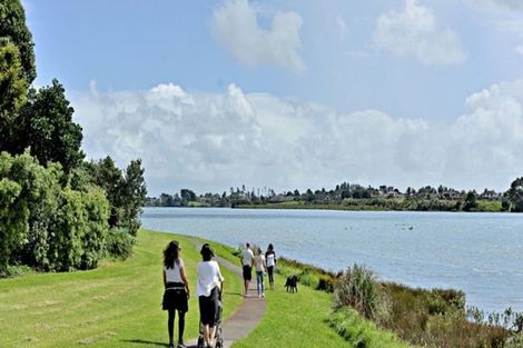 Photo of property in 13/18 Paraone Crescent, Takanini, 2112