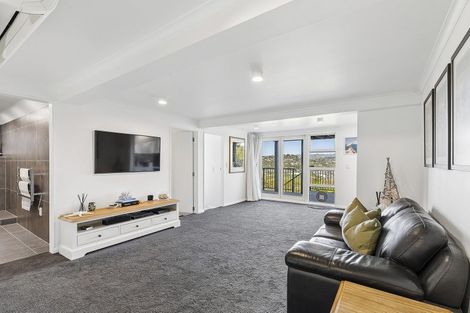 Photo of property in 14 Corlett Road, Plimmerton, Porirua, 5026