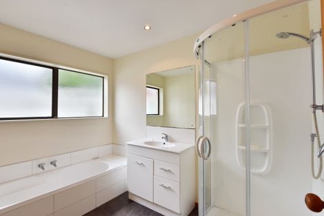 Photo of property in 23 Derenzy Place, Avonhead, Christchurch, 8042