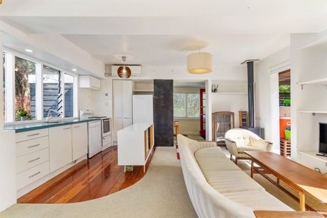 Photo of property in 20 Harrybrook Road, Green Bay, Auckland, 0604