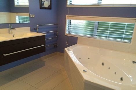 Photo of property in 4 Mcfarlane Terrace, Wanaka, 9305