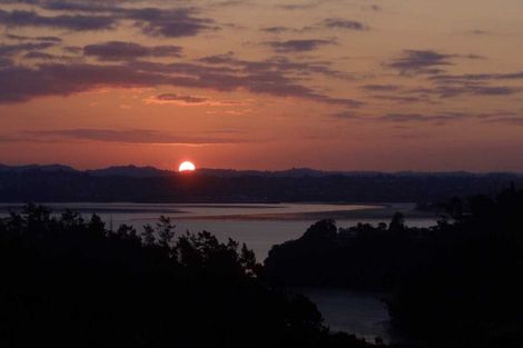 Photo of property in 2/71 Balmain Road, Birkenhead, Auckland, 0626