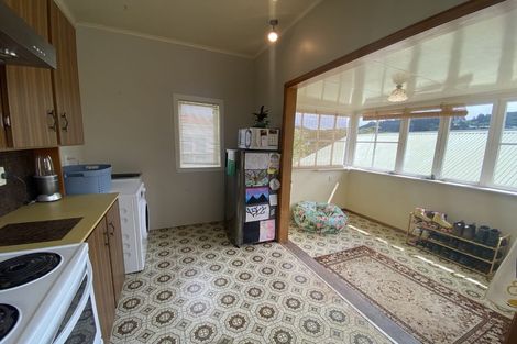 Photo of property in 4 Collier Avenue, Karori, Wellington, 6012