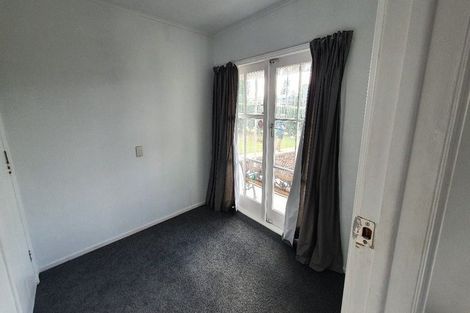 Photo of property in 1 Chippendale Crescent, Birkdale, Auckland, 0626