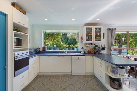 Photo of property in 15 Alexander Street, Waikanae, 5036