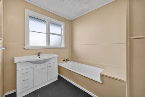 Photo of property in 198 Beaconsfield Road, Midhirst, Stratford, 4394