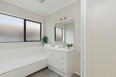 Photo of property in 655 Grenada Street, Papamoa Beach, Papamoa, 3118