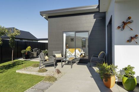 Photo of property in 1 Fraer Street, Cromwell, 9310