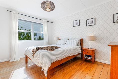 Photo of property in 41 Hanlon Crescent, Narrow Neck, Auckland, 0624