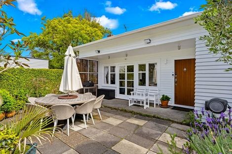 Photo of property in 6d Buisson Glade, West Harbour, Auckland, 0618