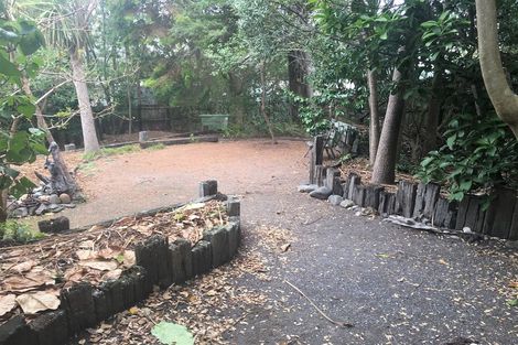 Photo of property in 20 Golf Road, New Lynn, Auckland, 0600