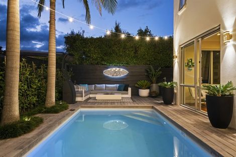 Photo of property in 15 Waitemata Road, Hauraki, Auckland, 0622