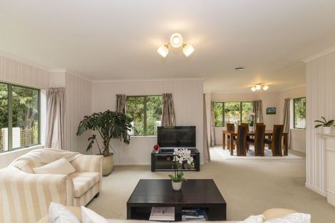 Photo of property in 2 The Glen, Hokowhitu, Palmerston North, 4410