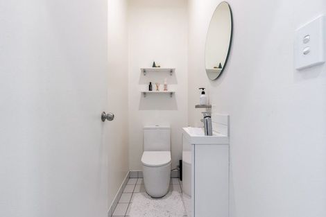 Photo of property in 10/8 Tobago Place, Sunnynook, Auckland, 0620