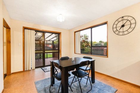 Photo of property in 31 Solomon Avenue, Redwood, Christchurch, 8051