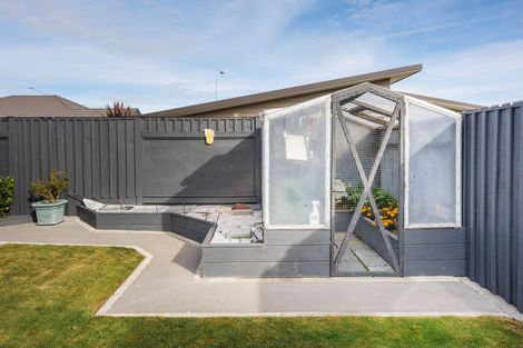Photo of property in 12 Lorenzo Place, Kelvin Grove, Palmerston North, 4414