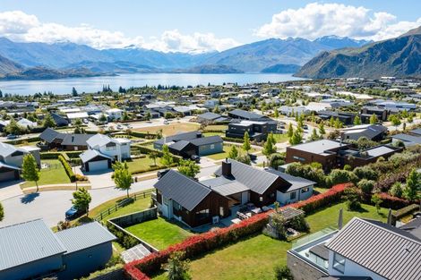 Photo of property in 11 Clutha Place, Wanaka, 9305