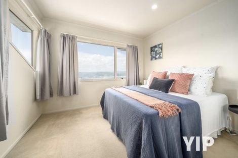 Photo of property in 45 Tamworth Crescent, Newlands, Wellington, 6037
