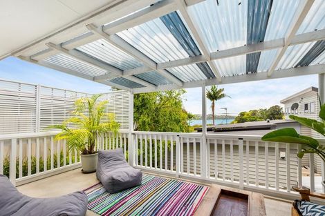 Photo of property in 46 Renata Crescent, Te Atatu Peninsula, Auckland, 0610