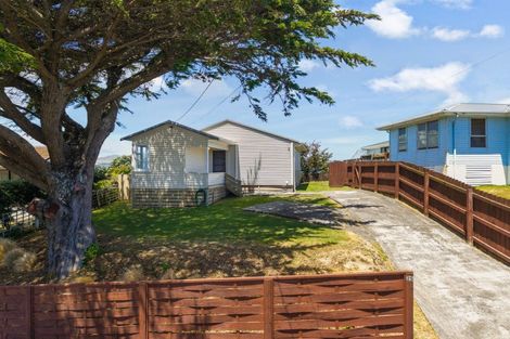 Photo of property in 25 Tuki Street, Titahi Bay, Porirua, 5022