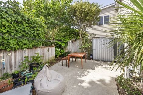 Photo of property in 1b Cecil Road, Tawa, Wellington, 5028