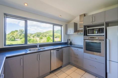 Photo of property in 7 Lambert Way, Paraparaumu, 5032