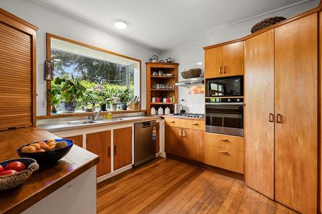 Photo of property in 14 Woodleigh Street, Frankleigh Park, New Plymouth, 4310