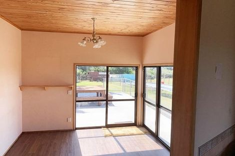 Photo of property in 15 Te Henga Road, Waitakere, Henderson, 0781