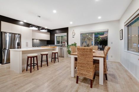 Photo of property in 9 Ruth Craig Place, Stanmore Bay, Whangaparaoa, 0932
