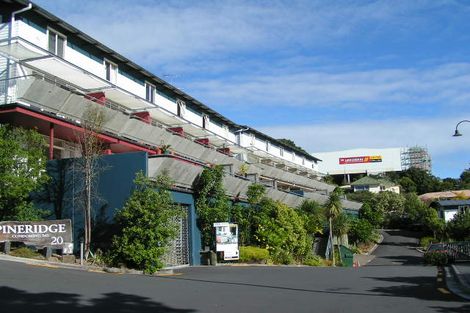 Photo of property in 20a Ian Marwick Place, Birkenhead, Auckland, 0626