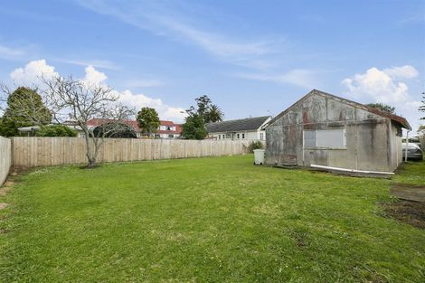 Photo of property in 3154 Great North Road, New Lynn, Auckland, 0600