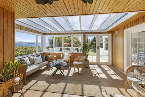 Photo of property in 25 Tai Paku Paku Road, Karaka Bays, Wellington, 6022