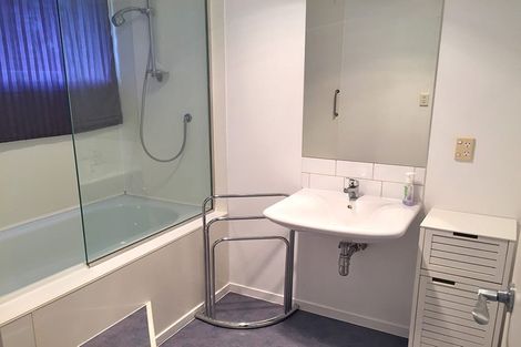Photo of property in 82 Forrest Hill Road, Forrest Hill, Auckland, 0620