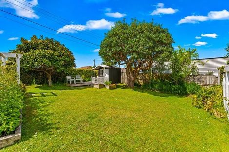 Photo of property in 6d Buisson Glade, West Harbour, Auckland, 0618