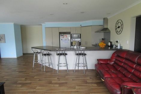 Photo of property in 1 Valley Road, Waiuku, 2123