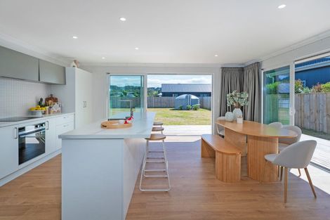 Photo of property in 43 Longreach Drive, Cooks Beach, Whitianga, 3591