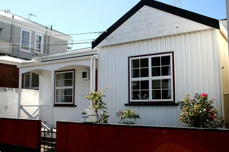 Photo of property in 4 Howard Street, Mount Cook, Wellington, 6021