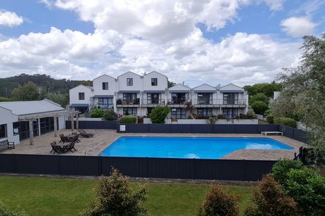 Photo of property in 27/5 Carolina Place, Albany, Auckland, 0632