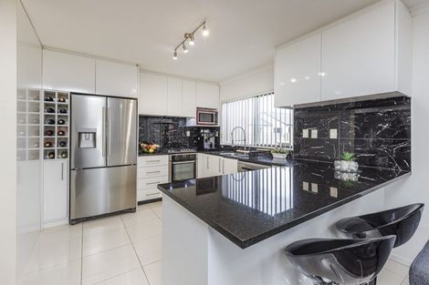 Photo of property in 5 Staten Place, Mangere, Auckland, 2022