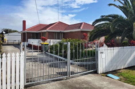 Photo of property in 18 Hallberry Road, Mangere East, Auckland, 2024
