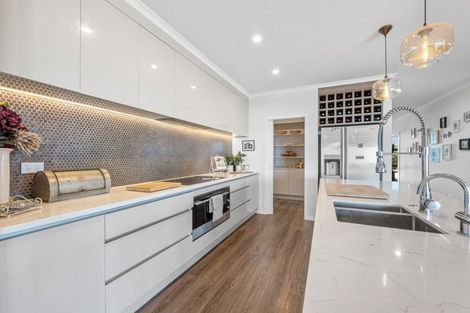 Photo of property in 24 Moira Close, Welcome Bay, Tauranga, 3175