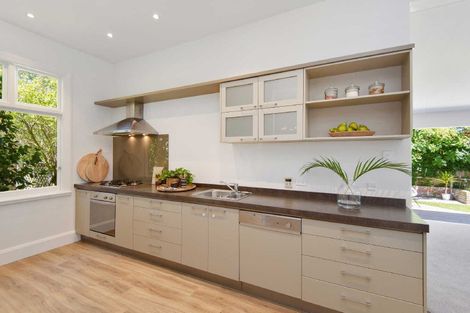 Photo of property in 124 Edward Avenue, Edgeware, Christchurch, 8013