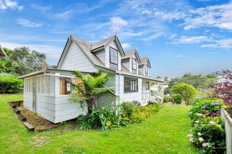 Photo of property in 13 Makiri Street, Helensville, 0800