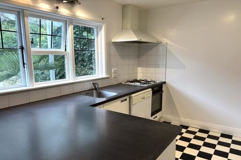 Photo of property in 2b Wilkinson Street, Oriental Bay, Wellington, 6011