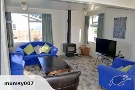 Photo of property in 1 Edward Street, Bulls, 4818