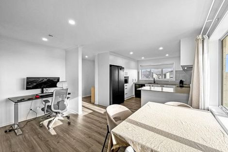 Photo of property in 74 Atlantic Drive, Fitzherbert, Palmerston North, 4410