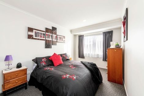 Photo of property in 6 John Brooke Crescent, East Tamaki Heights, Auckland, 2016